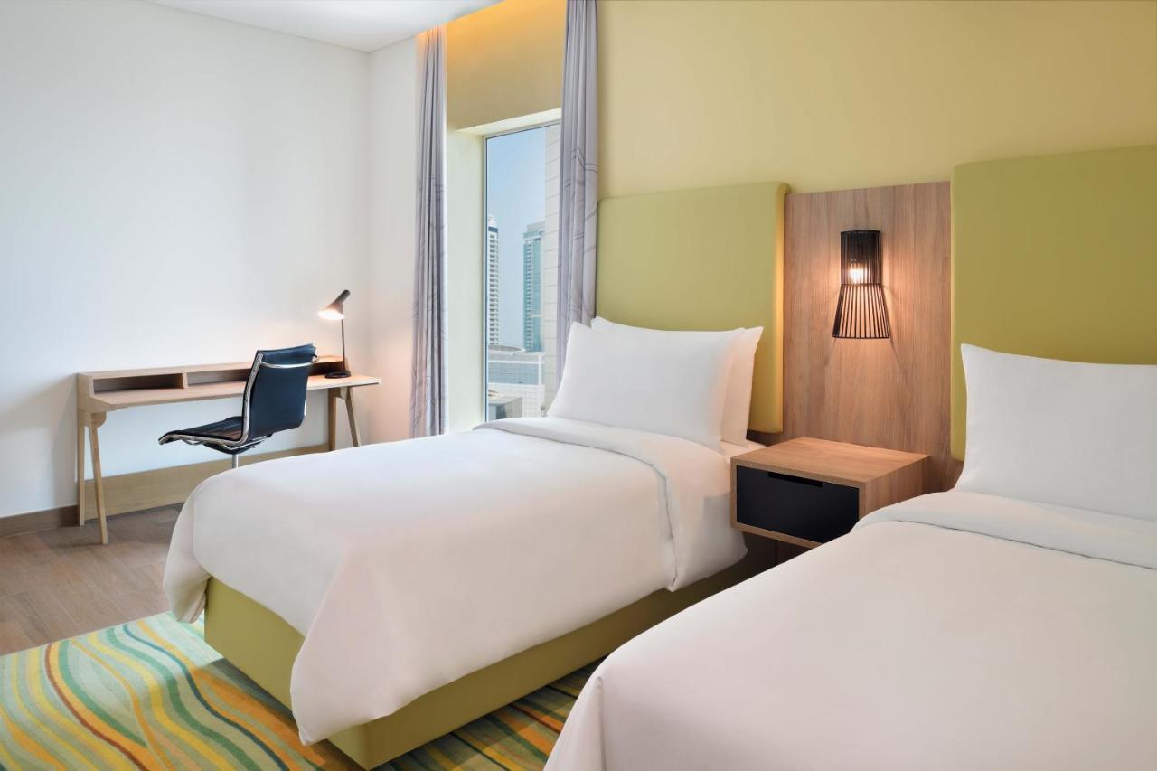 Element By Westin City Center 多哈 外观 照片 A room at the Holiday Inn Express in Dubai